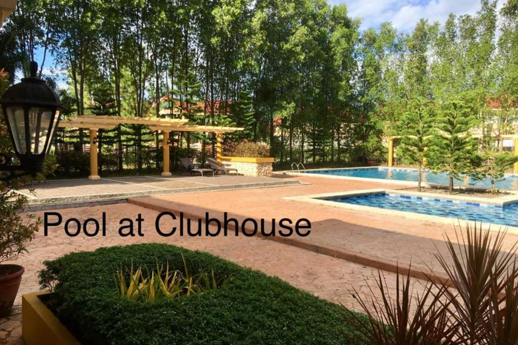 Brew Home Bacolod - 3 Bedroom House Екстер'єр фото