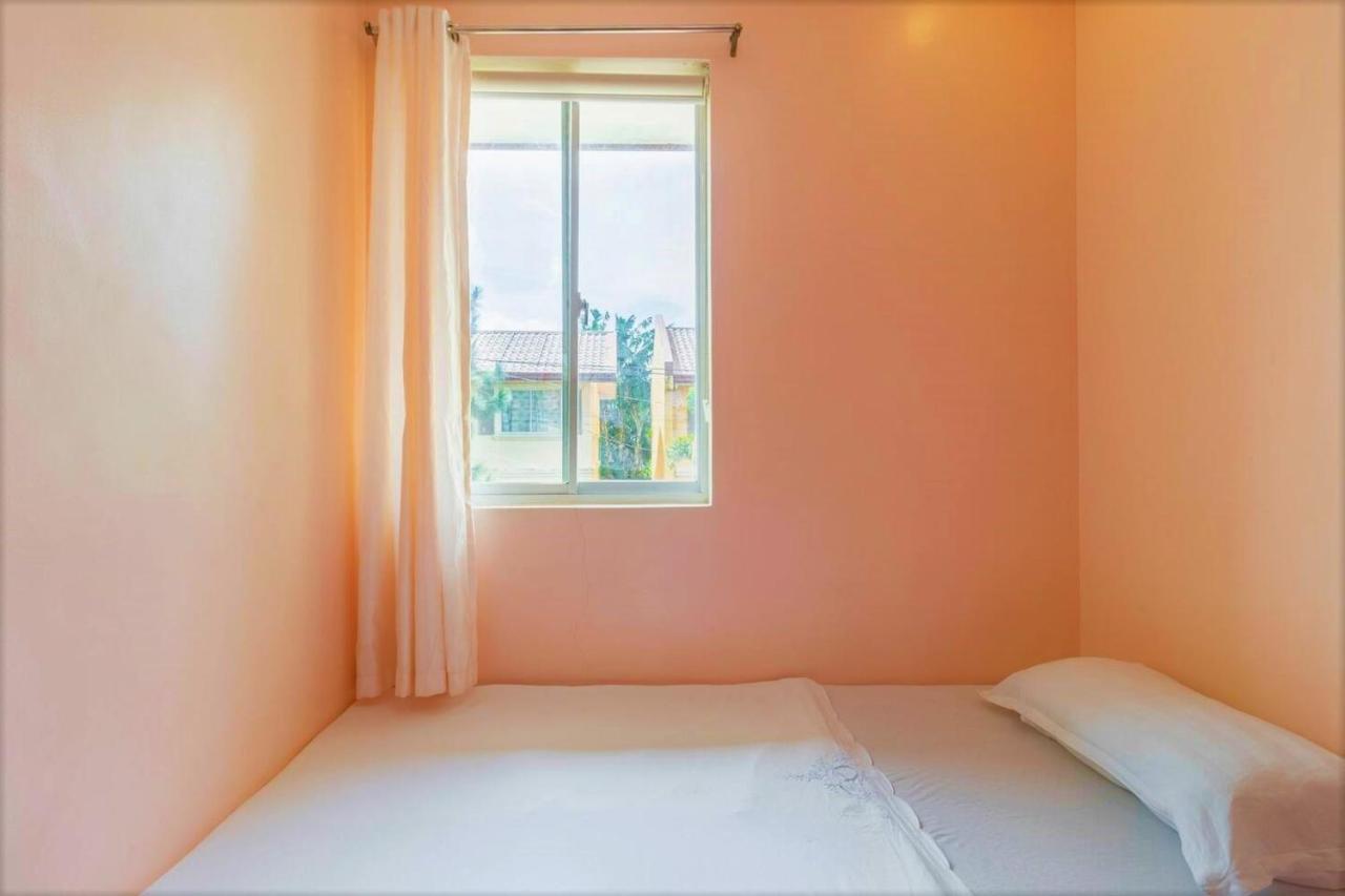 Brew Home Bacolod - 3 Bedroom House Екстер'єр фото