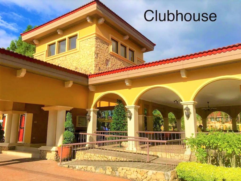 Brew Home Bacolod - 3 Bedroom House Екстер'єр фото